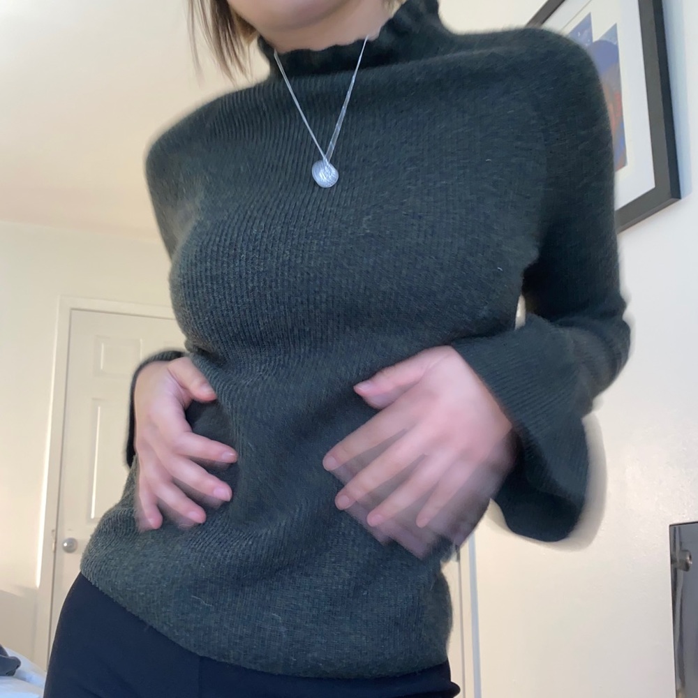 Banana Republic Cashmere & Merino Wool Sweater 🔥